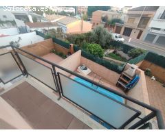 Bonita casa adosada en Palamos con garaje, piscina propia y gran terraza