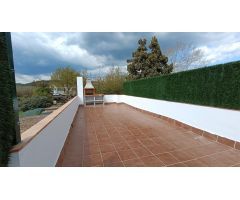 Excelente Oportunidad: Casa de pueblo semireformada con potencial, a muy buen precio