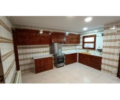 Excelente Oportunidad: Casa de pueblo semireformada con potencial, a muy buen precio