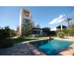 Elegantes villas independientes con piscina privada en Peraleja Golf Resort - Costa Cálida