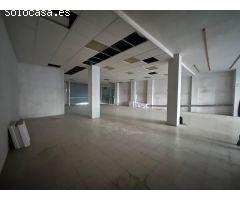 Local en Igualada  de 350m2 per 900 Euros.