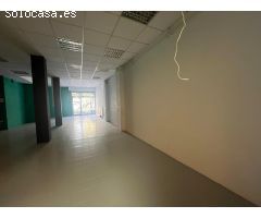 Local en Igualada con 350 m2 por 900 Euros.