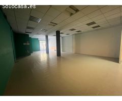 Local en Igualada con 350 m2 por 900 Euros.