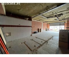 Local comercial con salida de humos en Igualada en Les Comes