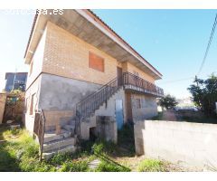 SE VENDE CASA AISLADA EN CASTELLGALI, URBANIZACIÓN MAS PLANOY