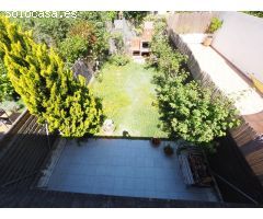 SE VENDE CASA ADOSADA EN BEGUES