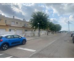 SE VENDE CASA ADOSADA EN BELLVEI