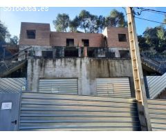 SE VENDEN DOS CASAS PAREADAS EN CASTELLAR DEL VALLES