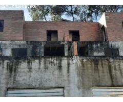 SE VENDEN DOS CASAS PAREADAS EN CASTELLAR DEL VALLES