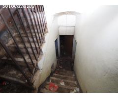 SE VENDE CASA INDEPENDIENTE EN SANT QUINTI DE MEDIONA