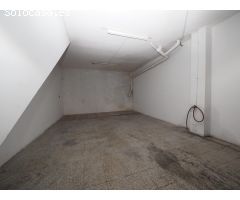 SE VENDE CASA ADOSADA EN RUBI, ZONA MERCAT