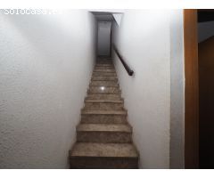 SE VENDE CASA ADOSADA EN RUBI, ZONA MERCAT
