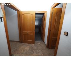 SE VENDE CASA ADOSADA EN RUBI, ZONA MERCAT