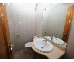 SE VENDE CASA ADOSADA EN RUBI, ZONA MERCAT
