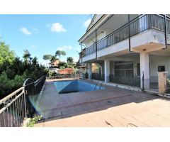SE VENDE CASA EN SUBIRATS, URBANIZACIÓN CASA BLANCA
