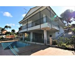 SE VENDE CASA EN SUBIRATS, URBANIZACIÓN CASA BLANCA