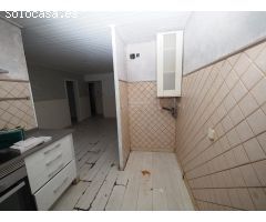 SE VENDE PISO EN TERRASSA, ZONA CAN AURELL