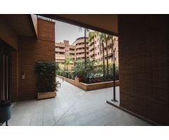 UNA VIVIENDA, SITUADA EN AVDA. CAÑITO BAZAN. 3 DORMITORIOS, 2 BAÑOS, COCHERA, TRAST y PISCINA.