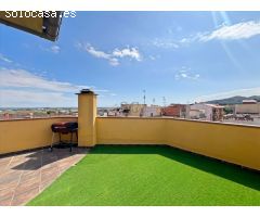 Ático Dúplex con Terraza y Vistas al Mar en Sant Lluís, Palafolls