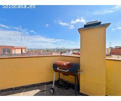 Ático Dúplex con Terraza y Vistas al Mar en Sant Lluís, Palafolls