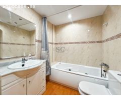 Ático Dúplex con Terraza y Vistas al Mar en Sant Lluís, Palafolls