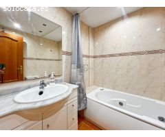 Ático Dúplex con Terraza y Vistas al Mar en Sant Lluís, Palafolls