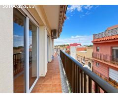 Ático Dúplex con Terraza y Vistas al Mar en Sant Lluís, Palafolls