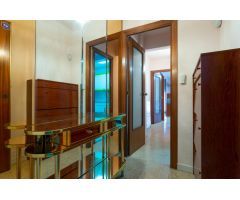 Vivienda mas Local en la zona de la Florida ( Hospitalet de Llobregat)
