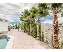 Chalet en Venta en Canillas de Aceituno, Málaga