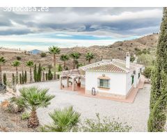 Chalet en Venta en Canillas de Aceituno, Málaga