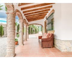 Chalet en Venta en Canillas de Aceituno, Málaga