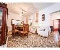 Edificio en Venta en Torrox Costa, Málaga