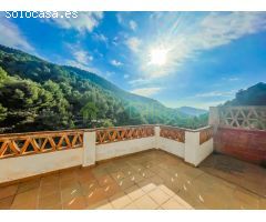 Chalet en Venta en Acebuchal, Málaga