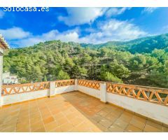 Chalet en Venta en Acebuchal, Málaga