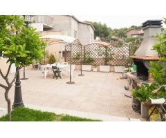Impresionante Casa Unifamiliar en Venta en Can Roca, Castelldefels
