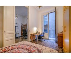 Piso en Barcelona , céntrico zona El Raval, 114 m2 de superficie , luminoso.