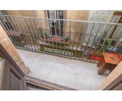 Piso en Barcelona , céntrico zona El Raval, 114 m2 de superficie , luminoso.