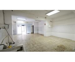 Local en venta para reformar en la calle Salinas, Vila de Gràcia.