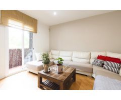 Presentamos vivienda en planta principal, reformada con alma, ubicada en una finca regia.