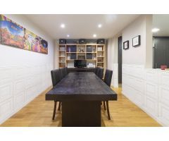 Presentamos vivienda en planta principal, reformada con alma, ubicada en una finca regia.