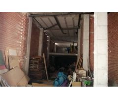 Gran local próximo al centro de Salud