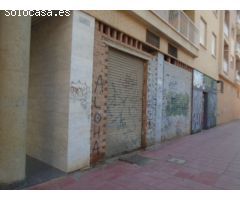 Local comercial junto al colegio de la Consolación