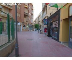 Local comercial junto al colegio de la Consolación