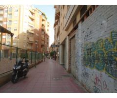 Local comercial junto al colegio de la Consolación