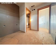 Tríplex en esquina con jardín privado en Los Alcázares