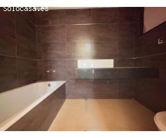 Tríplex en esquina con jardín privado en Los Alcázares