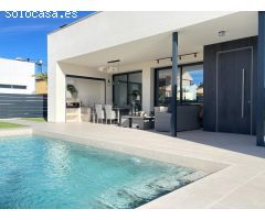 Exclusivos Chalets de Diseño con Piscina Privada y Parcelas de 500 m²