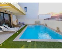 Chalet en Venta en Los Montesinos, Alicante