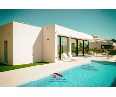 Villa de Lujo en Venta en Dehesa de campoamor, Alicante