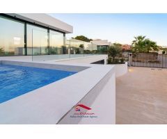 Villa de Lujo en Venta en Dehesa de campoamor, Alicante